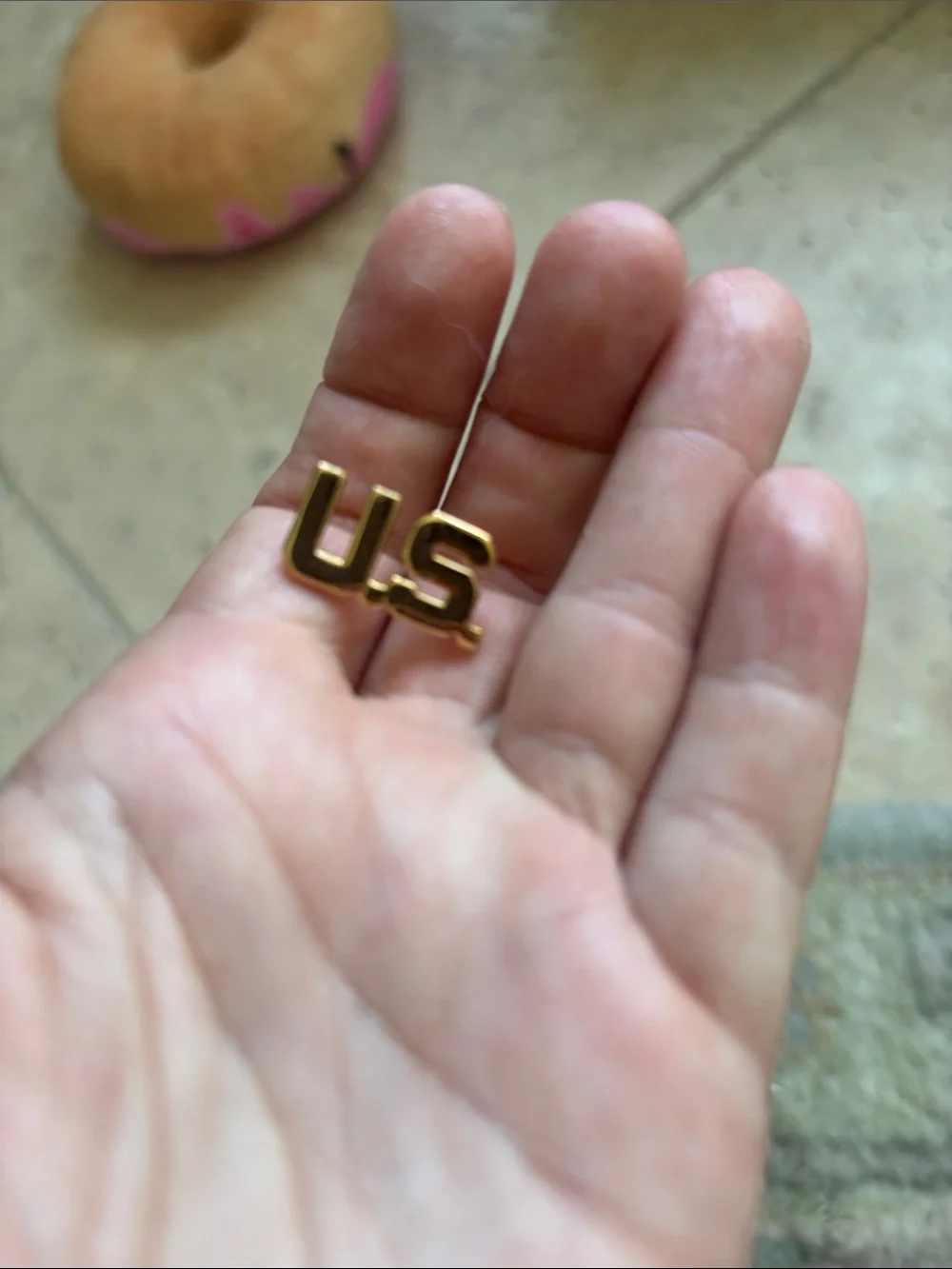 N/A elegant gold